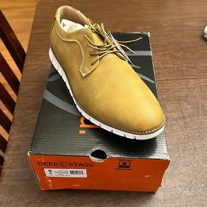 Brand new Deer Stags Axel shoe size 9